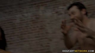 Yo, Priya Price popolnoma obvlada to divjo zaporniški trojček sceno!