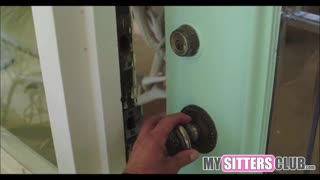 Ei Gata, Babá Loira Magra 18+ Acabou de Foder Cliente!