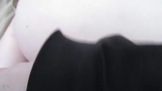 Παχουλή Βρετανίδα Γυναίκα Κάνει Εξερεύνηση σε Εξωτερικό Χώρο με Πάθος