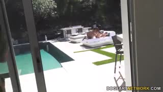 مرحبا، لا تفوت ليزبيان ناتاشا نايس مع آشلي بينك وليسي لندن في أكشن حار!