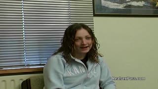 Jeg er så nervøs for at se britiske teenagere 18+ 18+ til auditions bag scenen