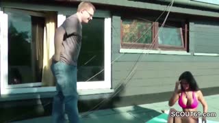 How Does Amateur Teen Lea Handle Outdoor Action with Her Neighbor?