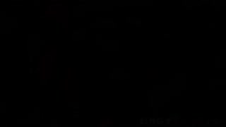 अमेच्युर पिवळ्या केसांच्या बेबला हार्डकोर ऑर्गीमध्ये ग्रुप बँग मिळते