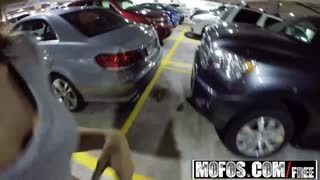 Mofos - 새로운 걸 해보자 - (Cece Capella) - 큰 가슴 여친 첫 경험