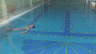 Bokong mumbul gedhe lan payudara kendho!