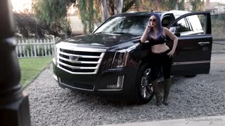 Shyla Jennings a Jelena Jensen v upíří fantazii, kde busty MILF svádí mladou 18+ lesbu s olizováním kundičky