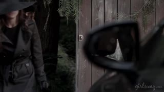 ஷைலா ஜென்னிங்ஸ் மற்றும் ஜெலினா ஜென்சன் வாம்பைர் கனவில் நடிக்கிறார்கள், பஸ்டி தாய் போன்ற இளம் 18+ லெஸ்பியனை புண்டை லிக்கிங்குடன் கவர்கிறாள்