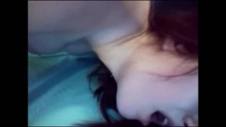 ਵੱਡੇ ਮਾਮੇ ਅਤੇ ਵੱਡਾ ਪੱਬ ਆਕਰਸ਼ਕ ਫੁੱਲੇ ਹੋਠਾਂ ਨਾਲ