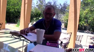 नॉटी स्टडी ग्रुप हार्डकोर पाउंडिंग में डाइव करती है