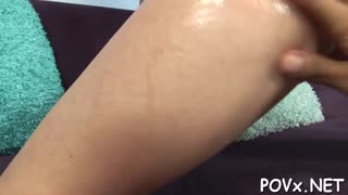 Wow, Bagaimana Gadis Ini Atur Pukulan Keras Begitu Mudah?