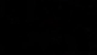 büyük memeli milf amatör bar'da sik binme