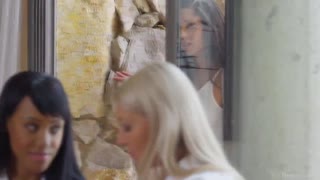 vivthomas geile lesbische verpleegsters likken elkaar af