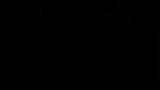 Uniformní 18+ kráska jde divoce v sólové masturbaci