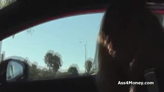 Hej Bree, potřebuješ peníze? Co takhle vyměnit tu kundičku za rychlé prachy?