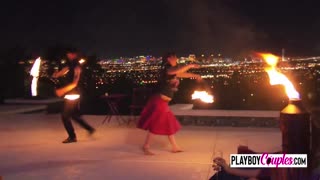 Tichý pár objímá skupinový sex a jde úplně divoce