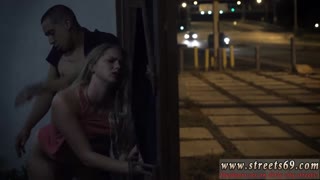 "Hej, ti slaba punca, vzemi ta grobi udarec!" Lilly Sapphire stoka