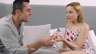 Unglaublich! 18-jährige Jungfrau zeigt Jungfernhäutchen, bevor riesiger Schwanz es zerbricht