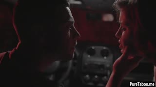 Είδες εκείνο το ζευγάρι να γίνεται σε ομαδικό εξωγήινο σεξ στο διαστημόπλοιο;