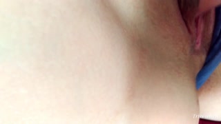 Mlade 18+ Triss-Witch se draži s stekleno igračko solo