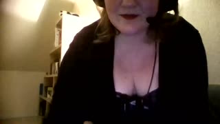 BBW ya Ufaransa Carapuce31 Ananywa Bia kwenye Cam ya Moja kwa Moja