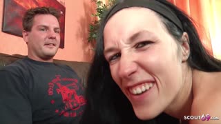 अरे, पाहायचे का जर्मन टीन 18+ मेली डेलक्सला तिचा पहिला एमएमएफ थ्रीसम बीएफ आणि स्ट्रेंजरसह ट्राय करताना?