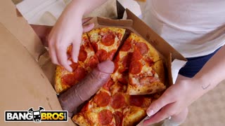 bangbros - iki pizza sosis sing sampeyan pesen, joseline kelly. bon appetit!