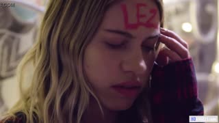 Adolescente 18+ lésbica cai em truque esperto mimado em história HD