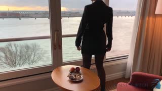 Sihteeri nai riskialttiisella työmatkalla ikkunalla, bisnes-huora