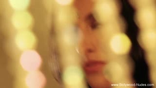 Zanima me gledanje te zrele rjavolaske MILF plesati solo z Bollywood vibracijami