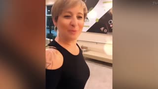 Hej, hočeš vedeti, kako sem obvladovala dva hkrati na štirih, medtem ko sem sesala? Poglej brazilsko blond akcijo s CassianaCosta!