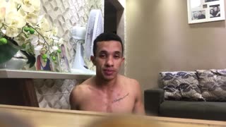 Хей, просто проверявам самоличността си на камера