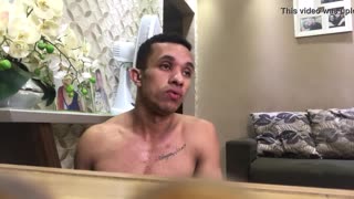 Csak az identitásomat ellenőrzöm a kamera előtt