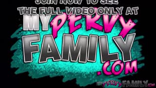 Пищна Рейгън Фокс разкрива интимни тайни на заварено семейство в POV