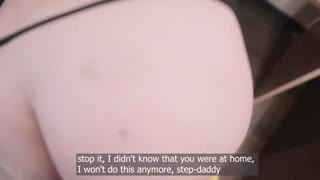 Hindi inaasahan na uuwi siya nang maaga, pero ang blonde Russian teen 18+ ay biglang binayo sa doggystyle