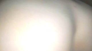 Szívdobogva szexi 18+ amatőr mélytorokozik nagy farkat kis vizes cicikkel közelről