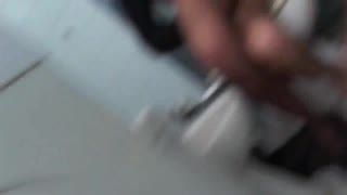 Lara Se Sente Suja Mas Maneja o Pau com Expertise e Espalha Gozo na Bunda