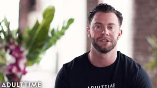 Emily Willis, Kira Noir și Seth Gamble în trio