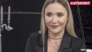 ਲੈਟਸ ਡੂਇਟ! ਪੋਲੀਨਾ ਮੈਕਸਿਮ ਅਤੇ ਕ੍ਰਿਸਟਿਅਨ ਕਲੇਅ ਰਫ਼ ਐਨਲ ਐਕਸ਼ਨ ਨਾਲ ਵਾਈਲਡ ਹੋ ਜਾਂਦੇ ਹਨ