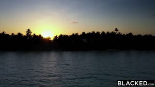 لییا شیفته BBC به ماجراجویی مقعدی خام در فضای باز می‌پردازد