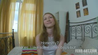 Tentação Curiosa: Adorável jovem 18+ esticada por brinquedos em ambos os buracos