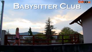 Milf-ul șantajează babysitter-ul adolescent