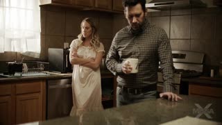 MissaX - このエロティックなストーリーの中で、Cadence Luxにとって最も良い選択とは?