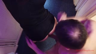 আমার বয়ফ্রেন্ডের বন্ধু আমার মুখ এবং গুদকে প্রোর মতো পাউন্ড করে