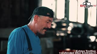 Nemška polna amaterska milf doživi gangbang!