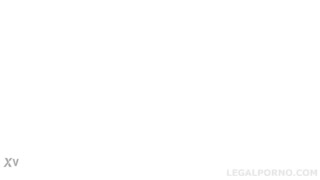 ਈਵਾ ਬਰਗ ਨੇ ਵਾਈਲਡ ਡਬਲ ਅਨਲ ਤੋਂ ਬਾਅਦ 17 ਲੋਡ ਗੁਲਪ ਕੀਤੇ