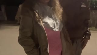 Chúng ta vừa làm threesome công cộng rủi ro trên bãi biển với hai chàng trai!!