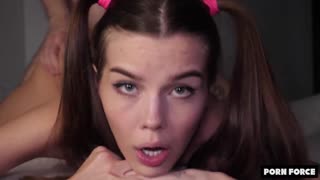 Pijnlijke Anal Worsteling voor Schattige 18+ Tiener Alina Foxxx met Strakke Kont tijdens Hard Neuk