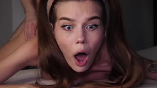 Dolores lotta anale per la cute teen 18+ Alina Foxxx con culo stretto durante scopata dura