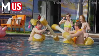 জেরাকোক গ্রীষ্মকালীন অর্গি: ম্যাডিসন মরগান এবং রোজালিন স্ফিংক্সের ওয়াইল্ড অ্যাকশন