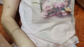 सभी से छुपकर 18 साल की लड़की पहली बार सेक्स करती है